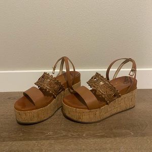 Platform sandals